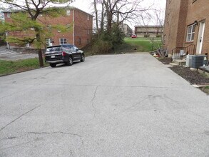 902 Plaza Dr in Frankfort, KY - Building Photo - Building Photo