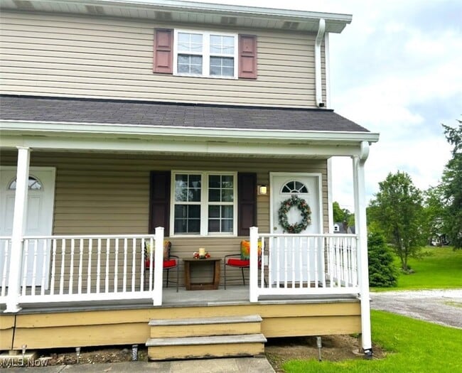 99 Rockdale Rd in Follansbee, WV - Building Photo - Building Photo