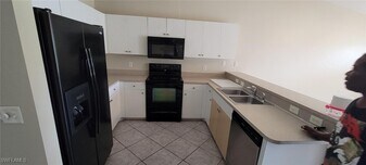 3723 SE 9th Pl in Cape Coral, FL - Building Photo