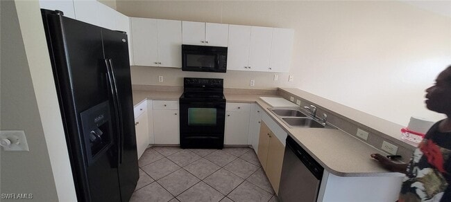 3723 SE 9th Pl in Cape Coral, FL - Building Photo - Building Photo