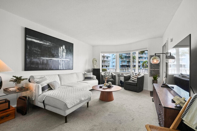 1444 SE 15th Ct in Deerfield Beach, FL - Building Photo - Building Photo