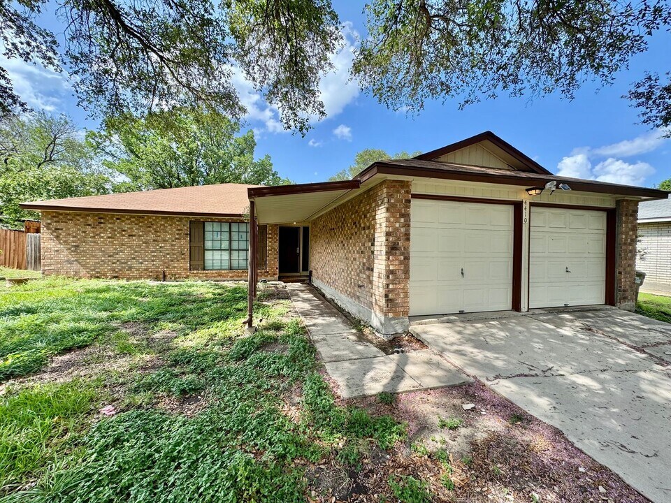 4410 Lakebend W Dr in San Antonio, TX - Building Photo