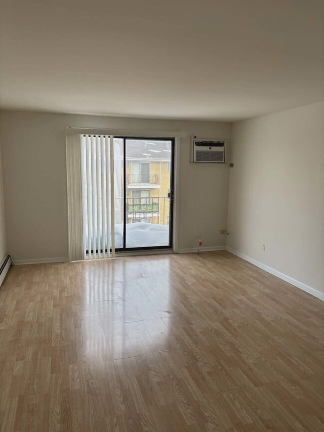 200 Madison St in Joliet, IL - Building Photo - Building Photo