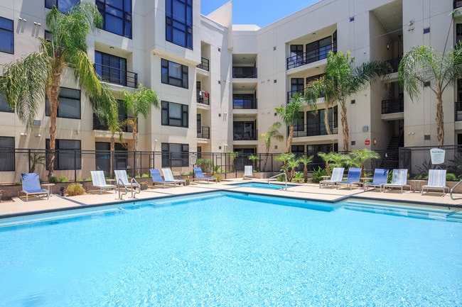 Ten01 in Tempe, AZ - Building Photo - Building Photo