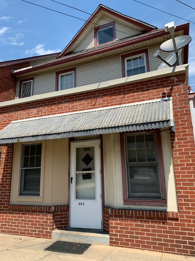 property at 39 Washington St