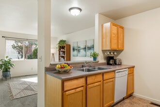 Kagy Village in Bozeman, MT - Foto de edificio - Building Photo