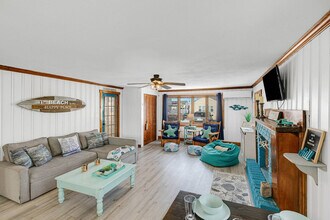 23 Wall St in Hampton, NH - Building Photo - Building Photo