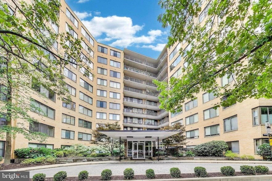 4740 Connecticut Ave NW, Unit 906 in Washington, DC - Building Photo