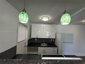 2325 Arthur St in Hollywood, FL - Building Photo - Building Photo