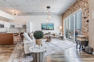133 NE 2nd Ave, Unit 1208 in Miami, FL - Building Photo - Building Photo
