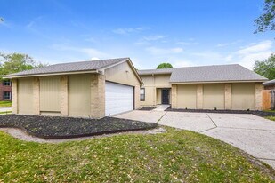 4403 Pawnee St in Baytown, TX - Building Photo