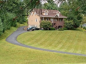 2179 Sorrento Dr in Boone, NC - Building Photo - Building Photo