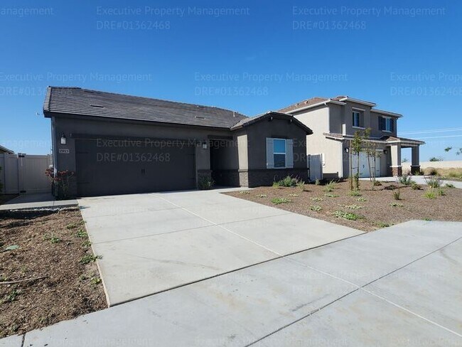 7915 Honeydew Dr in Bakersfield, CA - Building Photo - Building Photo