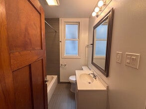 3054 N Milwaukee Ave, Unit 2 in Chicago, IL - Building Photo - Building Photo