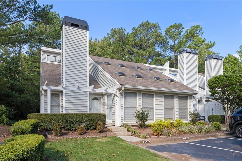 1500 Planters Ridge Ln in Alpharetta, GA - Foto de edificio