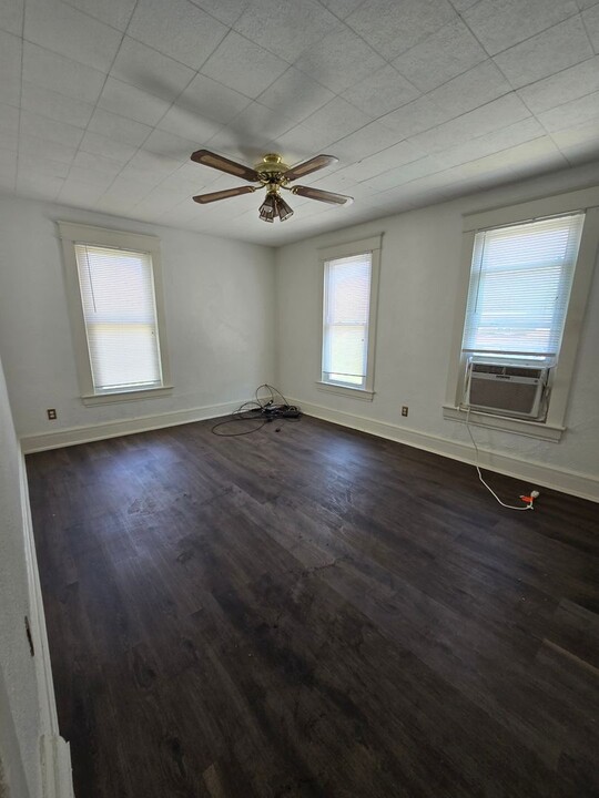 1312 Alby St in Alton, IL - Foto de edificio