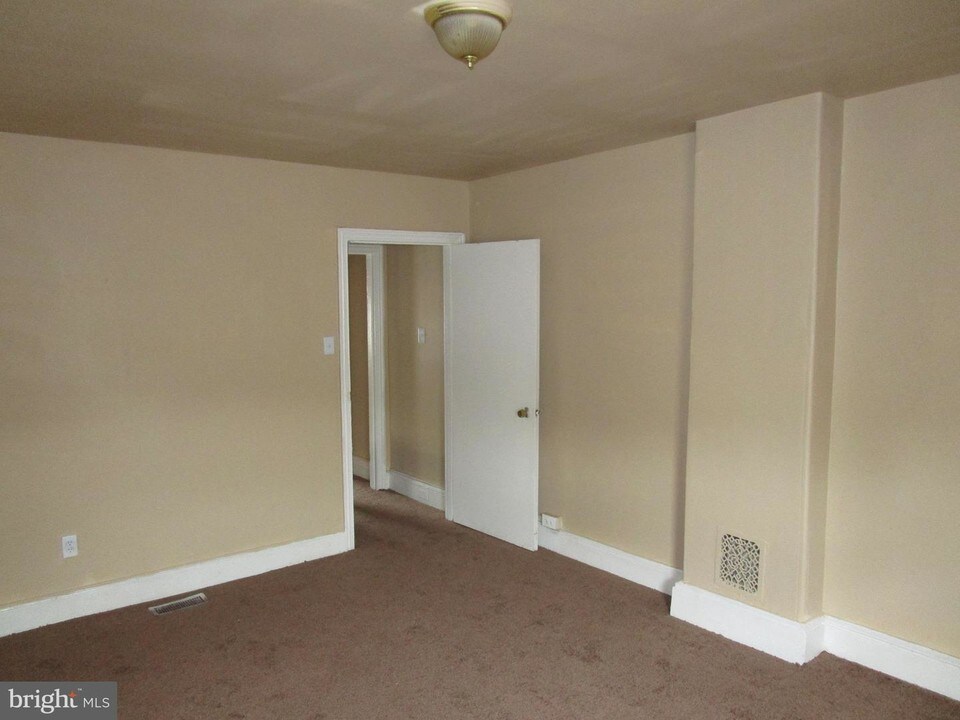 6411 Old York Rd-Unit -2 in Philadelphia, PA - Building Photo