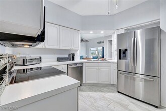 613 Windsor Sq in Naples, FL - Building Photo - Building Photo