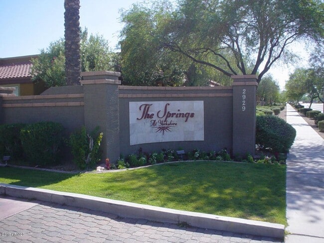 2929 W Yorkshire Dr in Phoenix, AZ - Building Photo - Building Photo