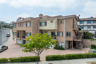 Sunland Villas HOA in Sunland, CA - Building Photo - Building Photo