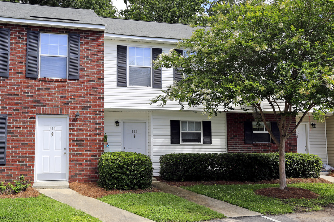 Bridge Pointe Apartments and Townhomes in Summerville, SC - Foto de edificio