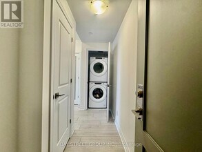 30 Elm Dr W in Mississauga, ON - Building Photo - Building Photo