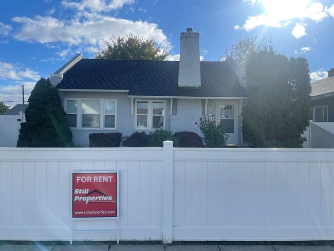 property at 617 S Yakima St