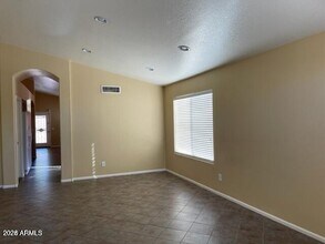 15820 W Latham St in Goodyear, AZ - Building Photo - Building Photo
