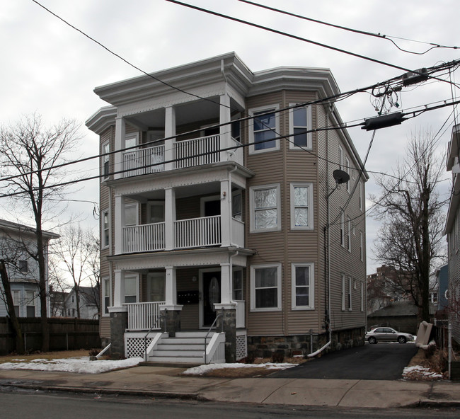 93 Linden St in Everett, MA - Foto de edificio - Building Photo