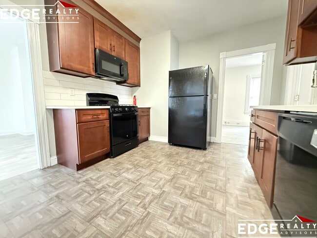 76 Antwerp St in Boston, MA - Building Photo - Building Photo