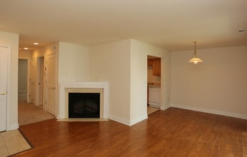 River's Edge Apartments in Green Island, NY - Foto de edificio - Interior Photo