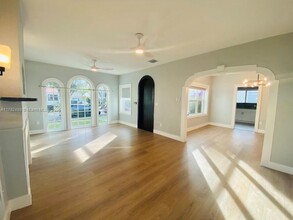 2437 SW 13th St in Miami, FL - Building Photo - Building Photo