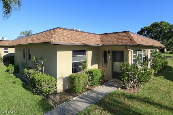 1500 Popham Dr in Ft. Myers, FL - Foto de edificio - Building Photo