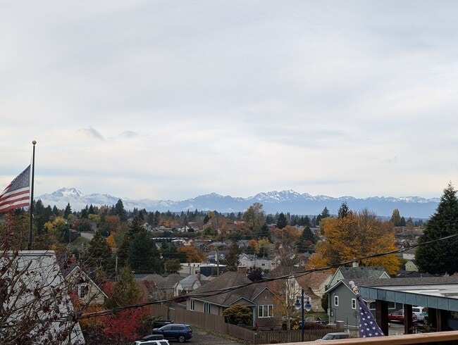 657 Pleasant Ave in Bremerton, WA - Building Photo - Building Photo