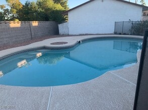 6860 Tara Ave in Las Vegas, NV - Building Photo - Building Photo