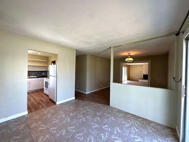 2202 Dallas St in Richland, WA - Building Photo - Building Photo