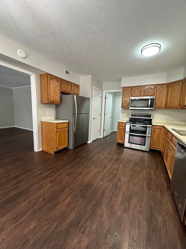 property at 3611-3613 Thornhill Cir E