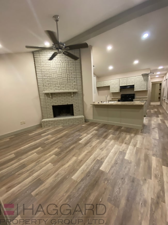 property at 8919 Thompson Cir