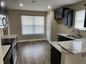 1027 S Porter Ave in Joplin, MO - Building Photo - Building Photo