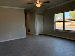 402 Red Robin St in Centerton, AR - Building Photo - Building Photo