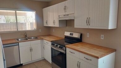 1101 N Kenneth Ct in Chandler, AZ - Building Photo - Building Photo
