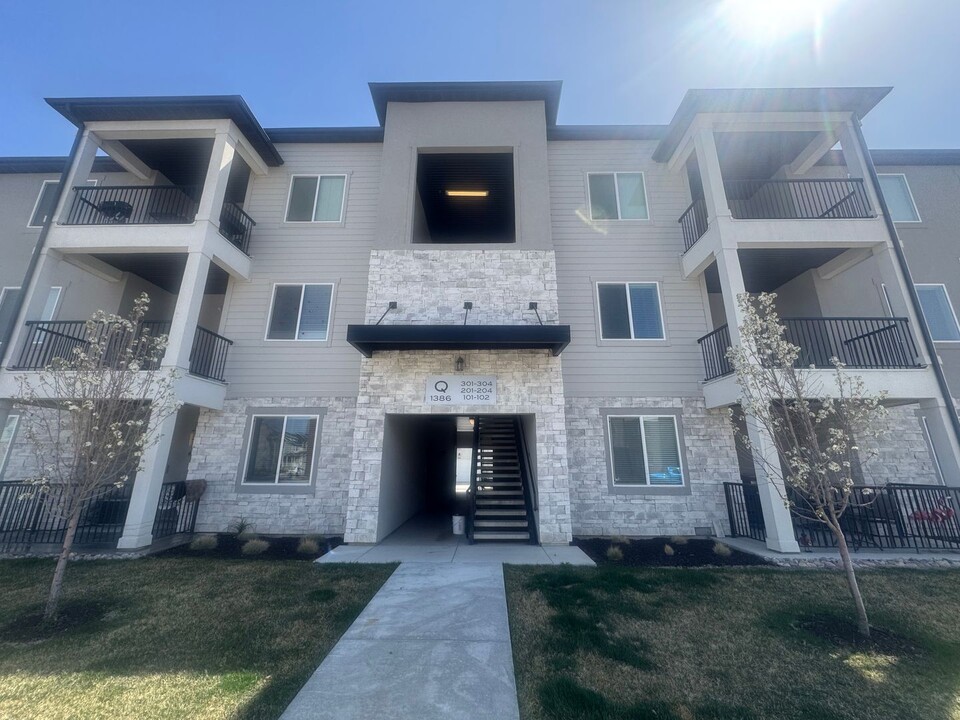 1386 N 3830 W in Lehi, UT - Building Photo