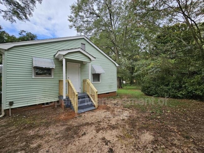 6 Prosperity Ave in Greenville, SC - Foto de edificio - Building Photo