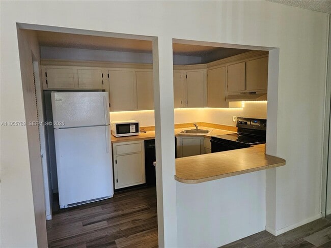 property at 441 Pine Glen Ln