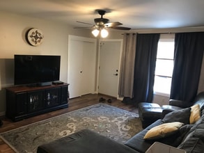 5526-5526 N Cook St in McFarland, WI - Foto de edificio - Building Photo