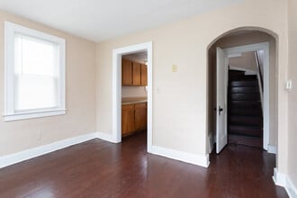 36 E Kalama Ave in Madison Heights, MI - Building Photo - Building Photo