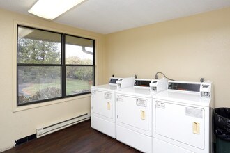 Dogwood Glen in Indianapolis, IN - Foto de edificio - Interior Photo