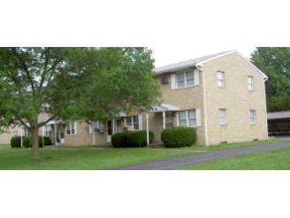 2125 Kenyon St in Louisville, OH - Foto de edificio