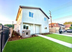 1019 E 84th Pl in Los Angeles, CA - Building Photo - Building Photo