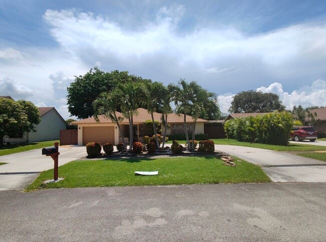 616 White Water Dr in West Palm Beach, FL - Building Photo - Building Photo